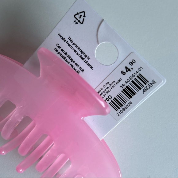 Pink Hair-clip 💕 - Picture 3 of 4